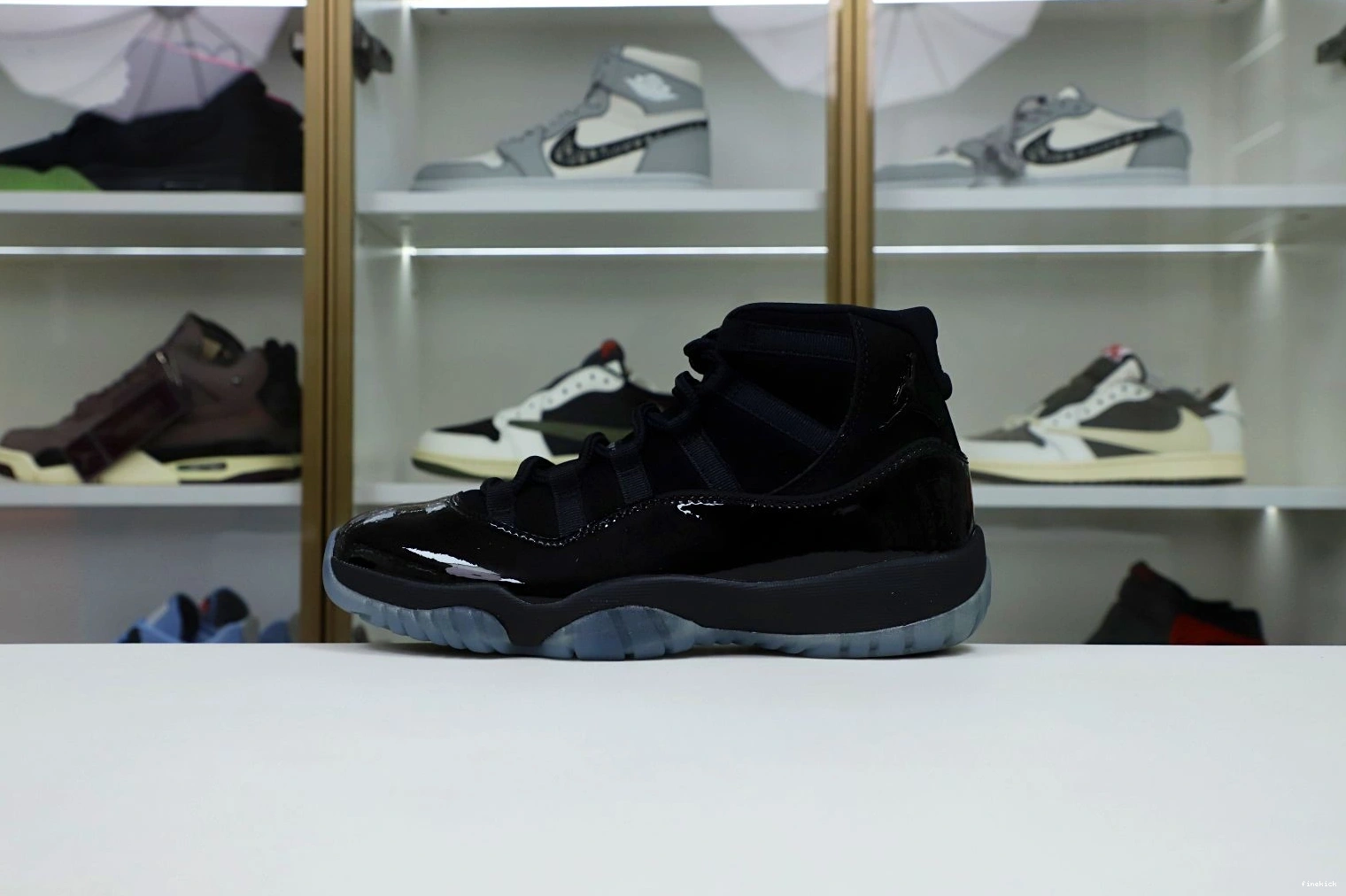 AIR 11 GOWN' AND RETRO 'CAP JORDAN 0921